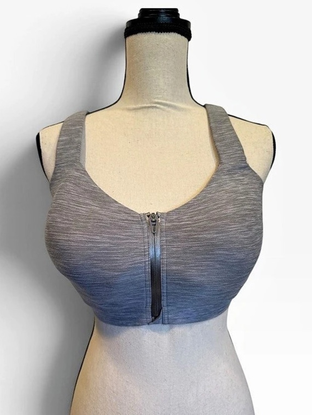 Victoria's Secret Knockout Gray Zip Front Close Sports Bra Size 36DDD